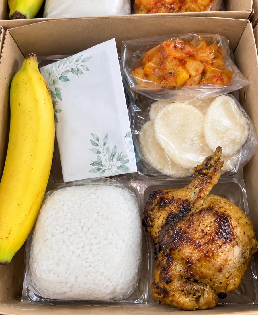 Ayam dalam nasi box Dapur An Nuur